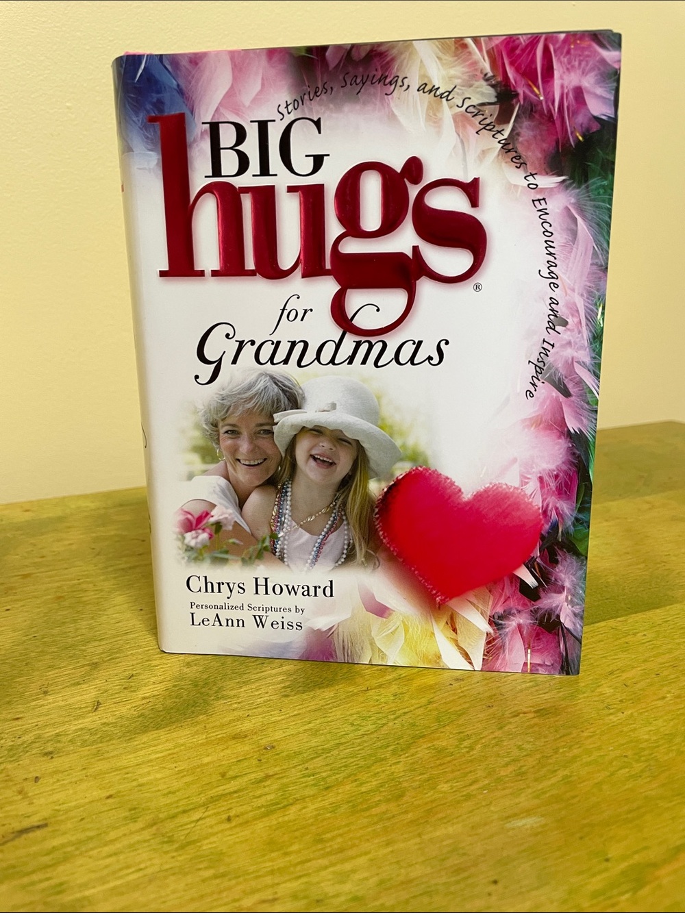 BIG HUGS FOR GRANDMAS BOOK